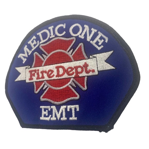 Medic One Fire Department (Washington) EMT Shoulder Patch Embroidered NOS - Picture 2 of 6